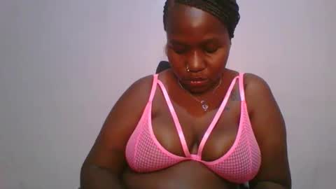 honey_beb online show from November 21, 2025, 4:38 pm