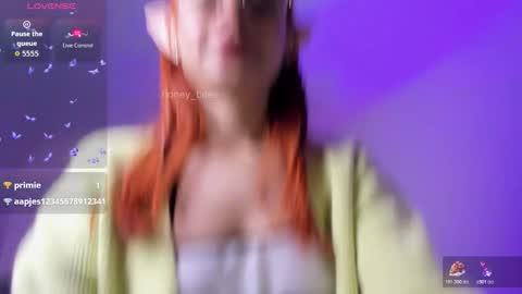 Snapshot of honey_bitee chatting on December 4, 2025, 7:55 pm Hi Im Annie vic Your dreams came true online show from December 4, 2025, 7:55 pm