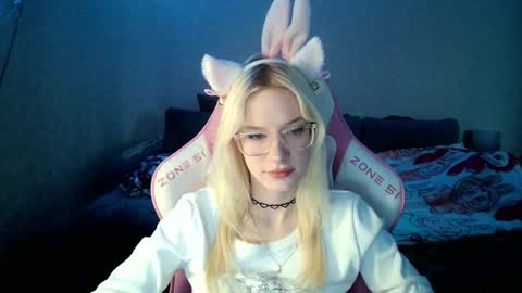 honey_bold online show from December 17, 2025, 9:48 am