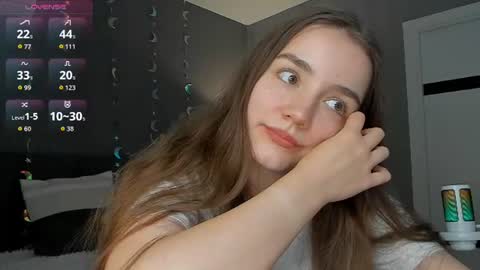 Snapshot of honey_chantal chatting on June 27, 2026, 7:19 pm Chantal online show from June 27, 2026, 7:19 pm