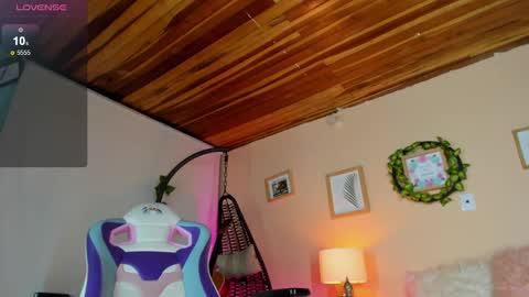 Snapshot of honey_fox01 chatting on March 12, 2025, 11:12 pm HONEY online show from March 12, 2025, 11:12 pm