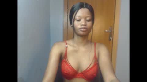 Snapshot of honey_juicydoll chatting on October 12, 2025, 6:56 am Sonia online show from October 12, 2025, 6:56 am