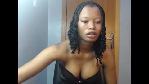 Snapshot of honey_juicydoll chatting on October 22, 2025, 7:08 am Sonia online show from October 22, 2025, 7:08 am