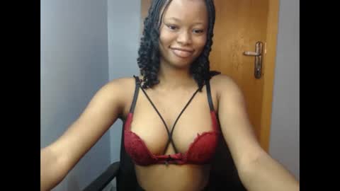 Snapshot of honey_juicydoll chatting on October 28, 2025, 7:12 am Sonia online show from October 28, 2025, 7:12 am