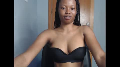 Snapshot of honey_juicydoll chatting on November 23, 2025, 9:36 pm Sonia online show from November 23, 2025, 9:36 pm