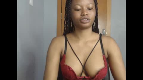 Snapshot of honey_juicydoll chatting on November 28, 2025, 7:55 am Sonia online show from November 28, 2025, 7:55 am