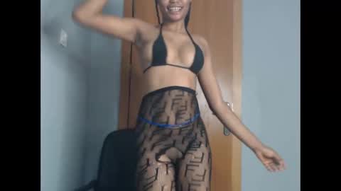 Snapshot of honey_juicydoll chatting on December 3, 2025, 8:00 am Sonia online show from December 3, 2025, 8:00 am