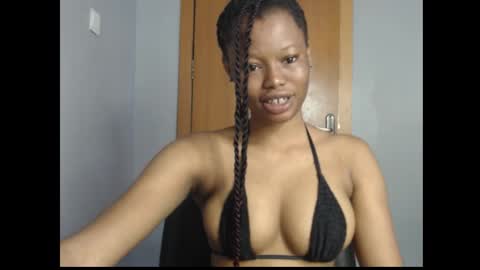 Snapshot of honey_juicydoll chatting on December 5, 2025, 7:06 am Sonia online show from December 5, 2025, 7:06 am