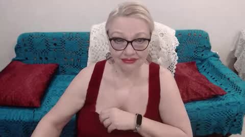 Snapshot of honey_lady_ chatting on December 16, 2025, 9:36 am Honey Lady online show from December 16, 2025, 9:36 am