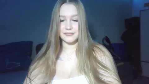 honey_lolaaa online show from October 16, 2025, 12:28 pm