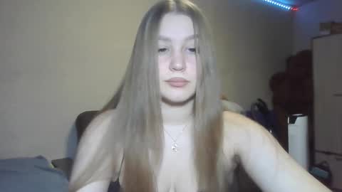 honey_lolaaa online show from October 27, 2025, 11:47 am