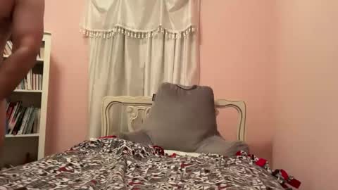 honey_man14 online show from November 12, 2025, 8:08 pm