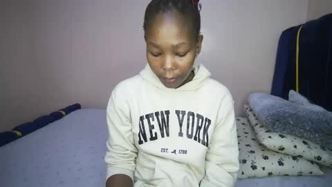 honey_nubia0 online show from December 21, 2025, 6:04 pm