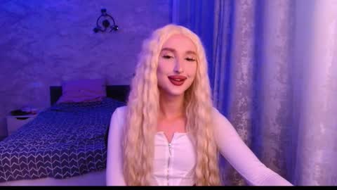 honey_sunset online show from September 22, 2025, 6:10 pm