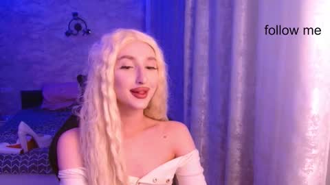 honey_sunset online show from October 23, 2025, 4:39 pm