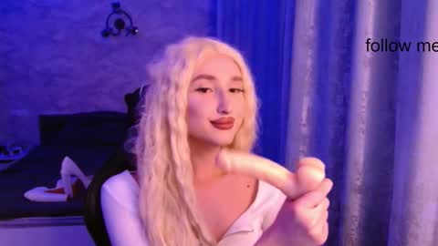 honey_sunset online show from November 6, 2025, 5:36 pm