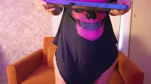 Snapshot of honey_sweet8 chatting on November 27, 2025, 12:18 pm Honey-Sweett online show from November 27, 2025, 12:18 pm