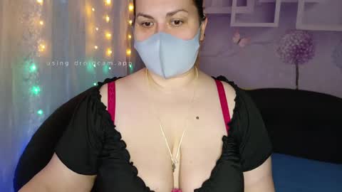 Snapshot of honey_sweet_couple chatting on April 12, 2026, 4:56 pm Alexa and Oscar online show from April 12, 2026, 4:56 pm