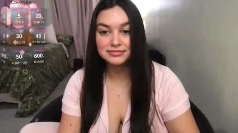 Tia online show from December 17, 2025, 5:02 am