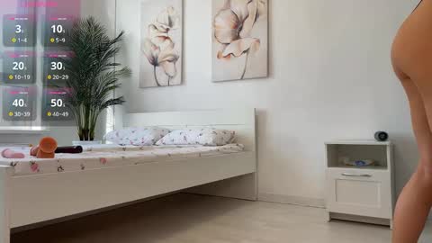 Mia online show from April 27, 2026, 2:31 am