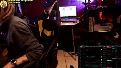 Honey and Bear online show from December 6, 2024, 7:34 pm