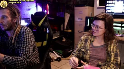 Honey and Bear online show from December 7, 2024, 5:48 am
