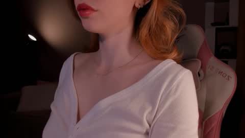 Snapshot of honeyautumn chatting on November 12, 2025, 10:41 pm honeyautumn online show from November 12, 2025, 10:41 pm