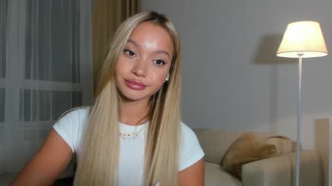 Kira  Instagram asaphoney   Fansly asaphoney  online show from December 18, 2024, 4:28 pm