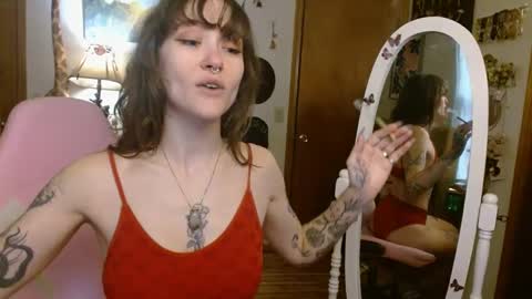 Honey Bee online show from January 9, 2025, 3:44 pm