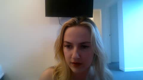 honeyblakex online show from August 5, 2026, 3:09 am