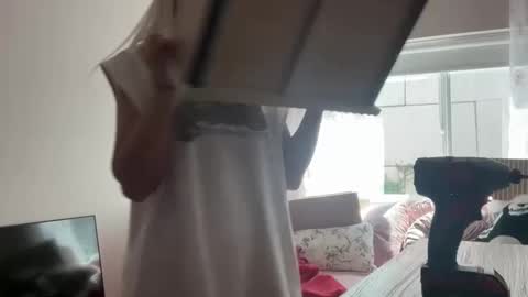 Snapshot of honeybun_z chatting on October 2, 2025, 11:45 pm honeybun_z online show from October 2, 2025, 11:45 pm