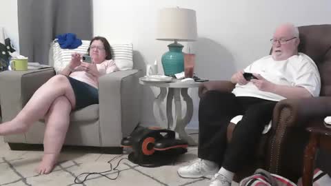 Snapshot of honeybuns344636 chatting on December 31, 2024, 6:35 pm Honey online show from December 31, 2024, 6:35 pm