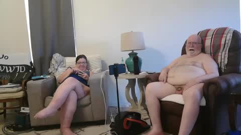 Snapshot of honeybuns344636 chatting on January 25, 2025, 3:30 pm Honey online show from January 25, 2025, 3:30 pm