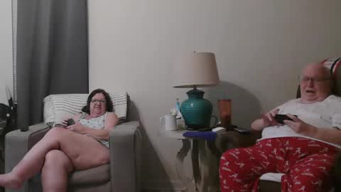 Snapshot of honeybuns344636 chatting on January 31, 2025, 11:56 am Honey online show from January 31, 2025, 11:56 am