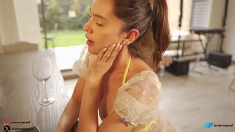 Snapshot of honeyco57 chatting on January 24, 2025, 7:18 pm Jessie online show from January 24, 2025, 7:18 pm