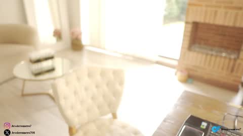 Snapshot of honeyco57 chatting on March 11, 2025, 4:51 pm Jessie online show from March 11, 2025, 4:51 pm