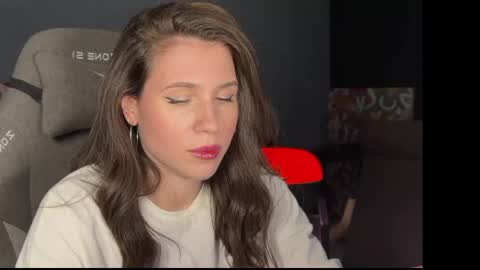 honeyed_hazze online show from June 3, 2026, 5:51 pm