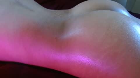 honeygoldenbaddie24 online show from September 19, 2025, 5:13 pm