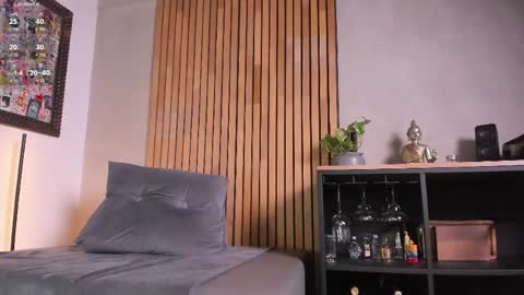 Sofia independent model online show from April 3, 2026, 11:52 am