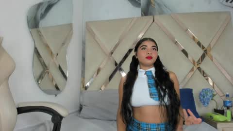 honeyht online show from April 18, 2026, 12:20 pm