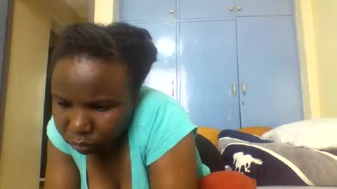 Honeymuny online show from November 2, 2025, 8:39 am