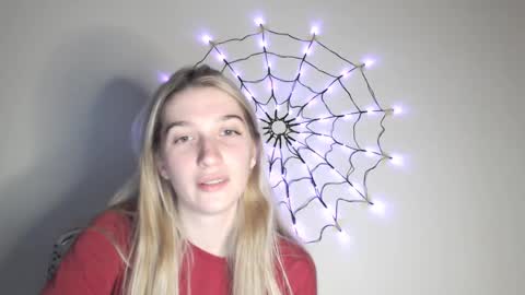 honeyveil online show from October 21, 2025, 7:14 pm