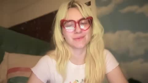 Emi Rose online show from September 12, 2025, 7:30 am