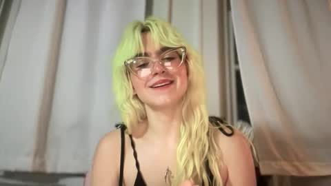 Emi Rose online show from November 20, 2025, 10:42 pm