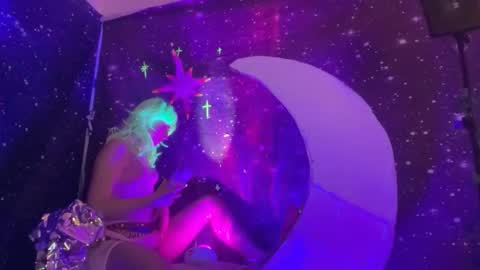 Emi Rose online show from February 16, 2026, 5:03 am