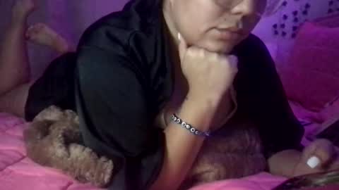 Snapshot of honeyy_89 chatting on November 17, 2025, 1:22 am honeyyy89 online show from November 17, 2025, 1:22 am