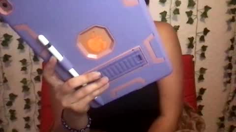 Snapshot of honeyy_89 chatting on November 24, 2025, 6:51 pm honeyyy89 online show from November 24, 2025, 6:51 pm