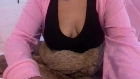 honeyyy89 online show from May 6, 2026, 4:45 pm