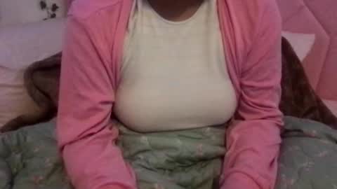 honeyyy89 online show from May 12, 2026, 11:51 am