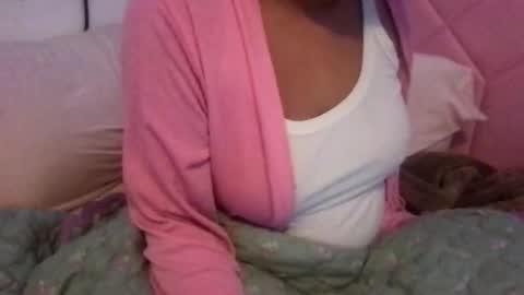 honeyyy89 online show from May 17, 2026, 12:30 am